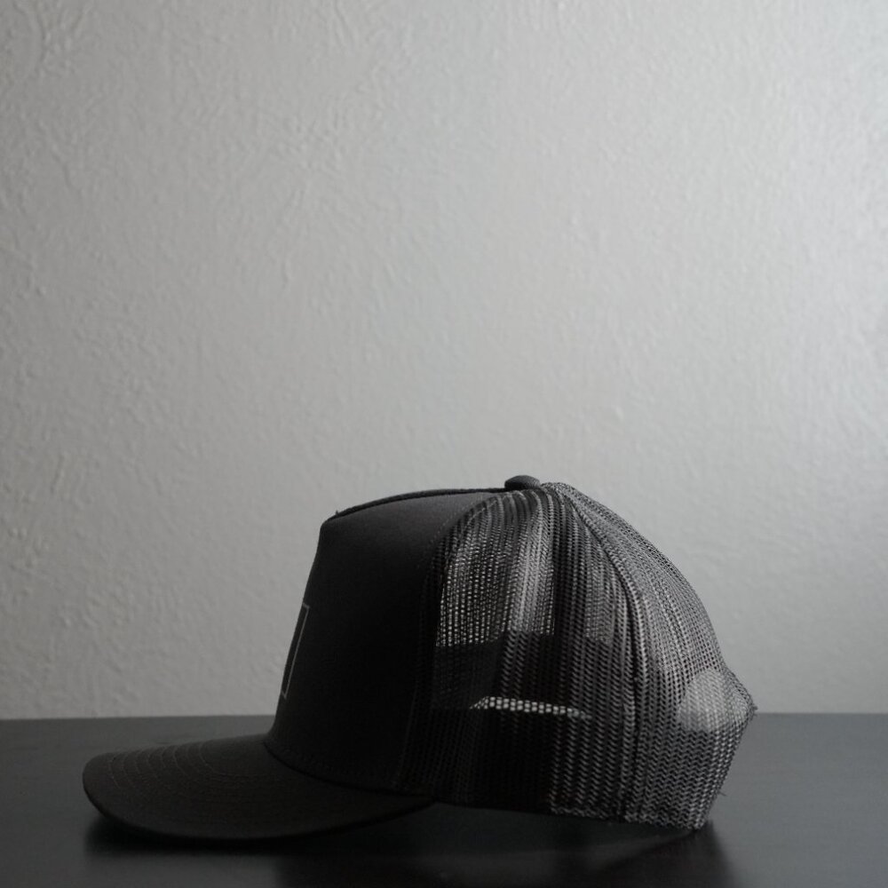 "Cross" hat - Picture 3 of 3